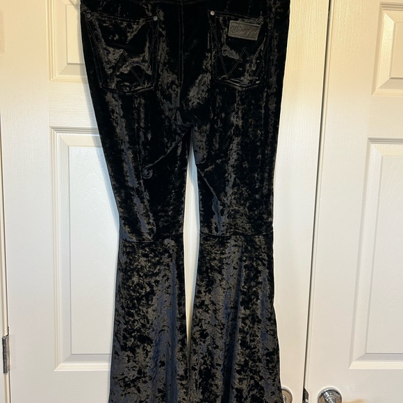 Wrangler Women's Retro Black Velvet Trumpet Flare Jeans 34x34 - Picture 7 of 9